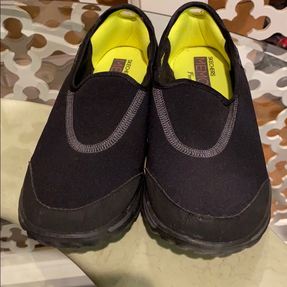 Womens shoes, Skeechers memory form fit